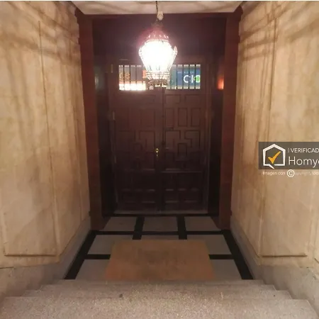 Homyat Prior Isidros, Plaza Mayor Apartment