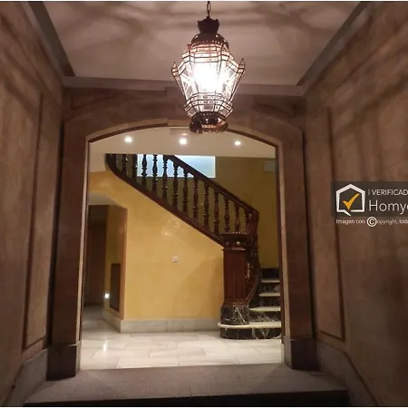 Homyat Prior Isidros, Plaza Mayor Apartment *