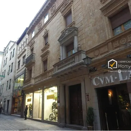Homyat Prior Isidros, Plaza Mayor Apartment *