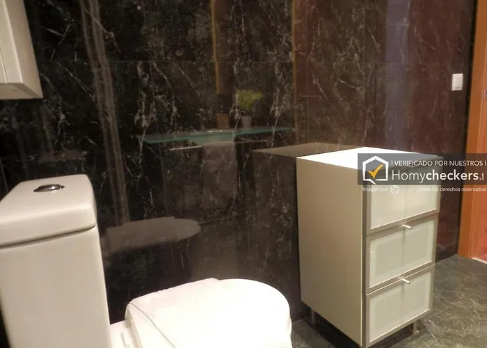 Homyat Prior Isidros, Plaza Mayor *