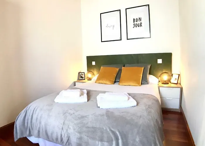 Homyat Prior Isidros, Plaza Mayor Salamanca